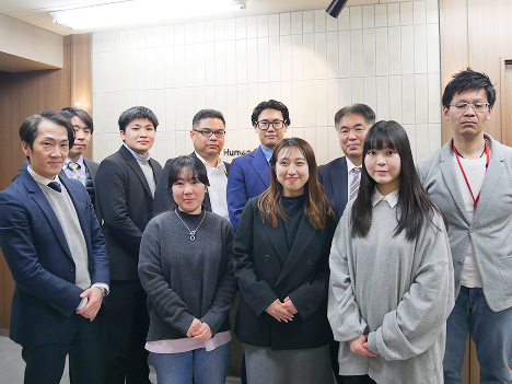 スタッフの集合写真